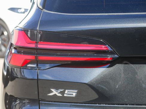 New 2026 BMW X5 xDrive40i w/ M Sport Package image 7