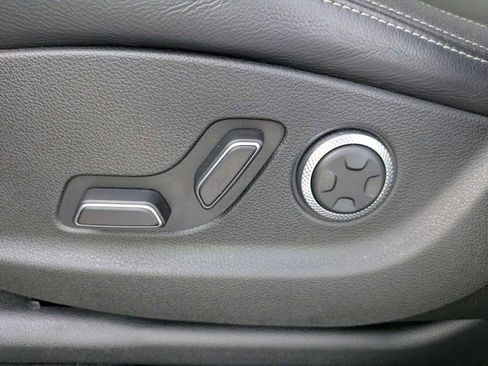 Used 2025 Genesis GV70 2.5T AWD/4WD image 21