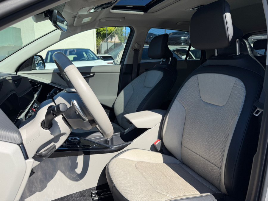 Used 2023 Kia Niro Wave w/ Wave Preserve Package FWD image 20