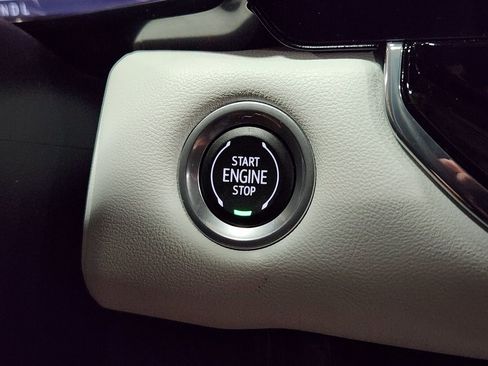 Used 2023 GMC Canyon AT4X image 41