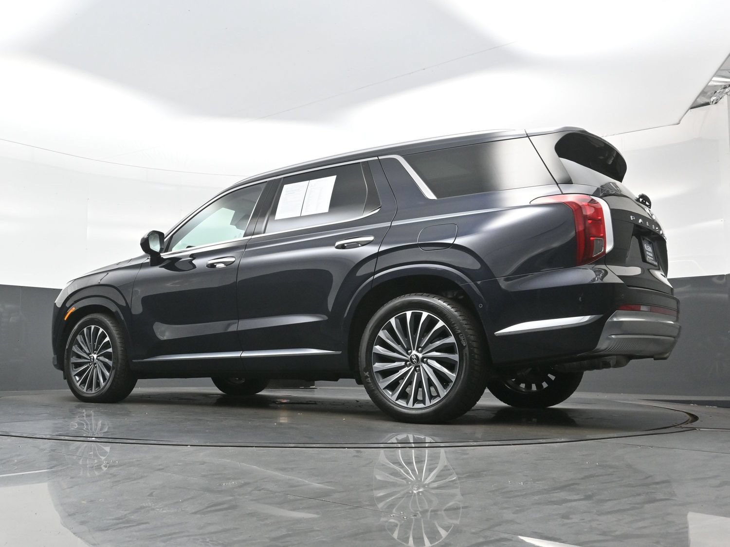 Certified 2024 Hyundai Palisade Calligraphy AWD/4WD image 32