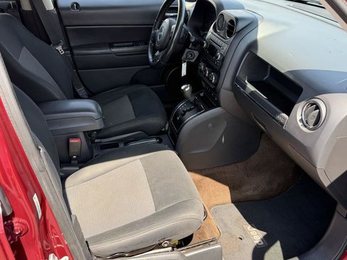 Used 2014 Jeep Patriot Latitude FWD image 14