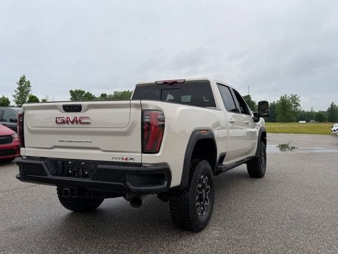 Used 2026 GMC Sierra 2500 AT4X AWD/4WD image 8