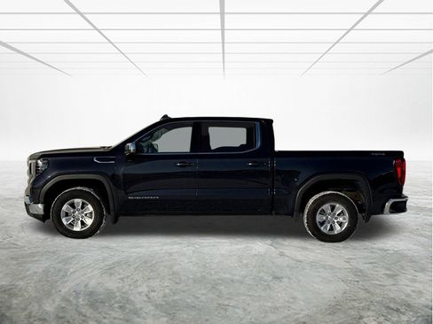 Used 2024 GMC Sierra 1500 SLE image 2