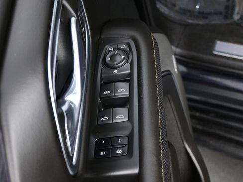Used 2023 GMC Yukon SLT AWD/4WD image 13