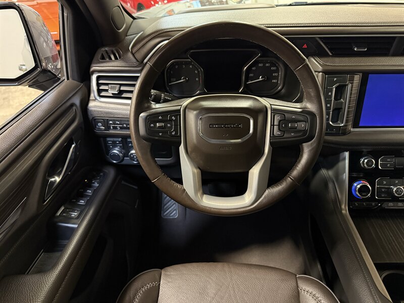 Used 2021 GMC Yukon Denali w/ Denali Premium Package AWD/4WD image 19