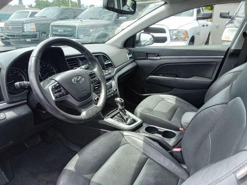 Used 2017 Hyundai Elantra Limited FWD image 9