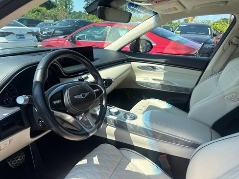 Used 2022 Genesis GV70 3.5T Sport w/ Sport Advanced Package AWD/4WD image 15