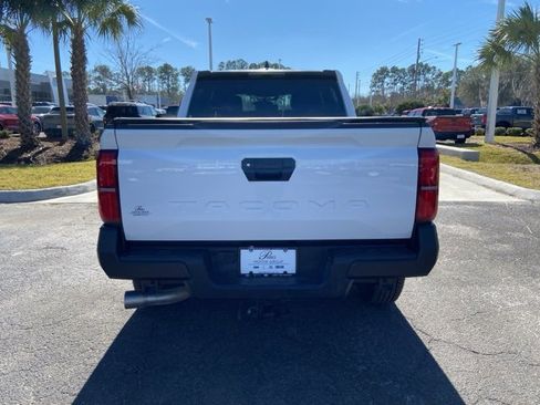 Used 2024 Toyota Tacoma SR image 5