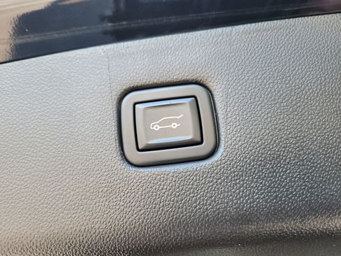 Certified 2021 Chevrolet Blazer LT w/ Sound & Technology Package FWD image 8