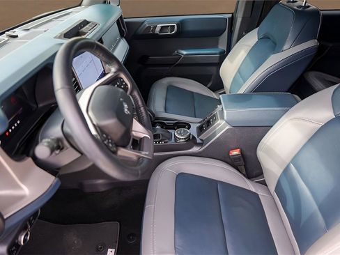 Used 2024 Ford Bronco Outer Banks image 9