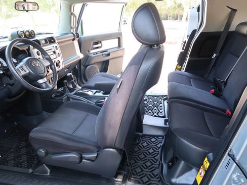 Used 2007 Toyota FJ Cruiser 4WD image 30