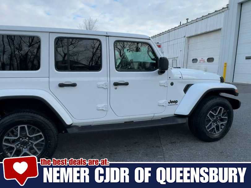 New 2026 Jeep Wrangler Unlimited Sahara AWD/4WD image 9