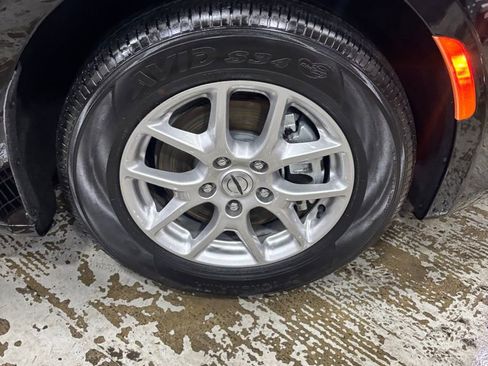 Used 2024 Chrysler Voyager LX image 19