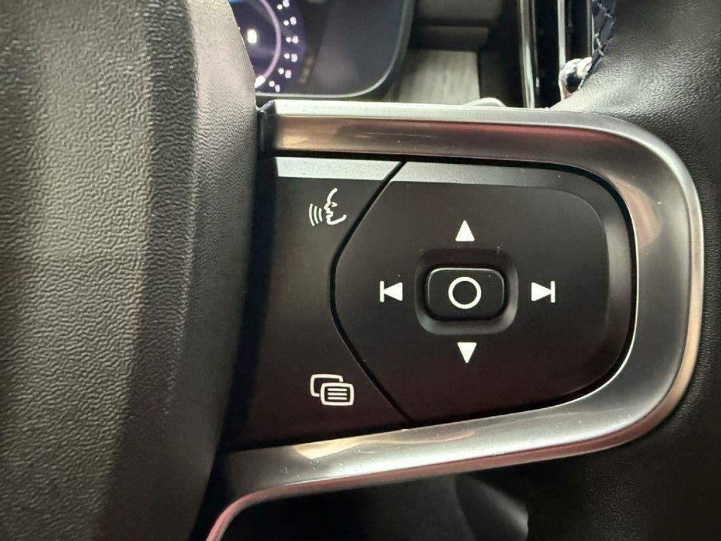 Used 2024 Volvo XC40 B5 Core w/ Climate Package AWD/4WD image 15