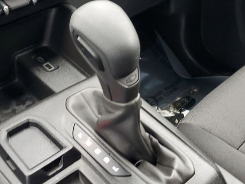 Used 2024 Chevrolet Colorado W/T image 20