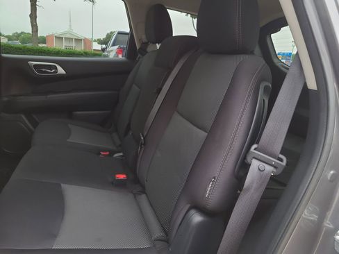 Used 2020 Nissan Pathfinder SV FWD image 11