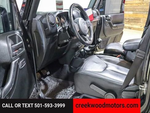 Used 2017 Jeep Wrangler Unlimited Sahara image 11