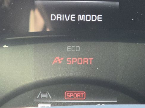 Used 2025 Kia Niro EX image 32