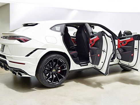 Used 2024 Lamborghini Urus S image 10