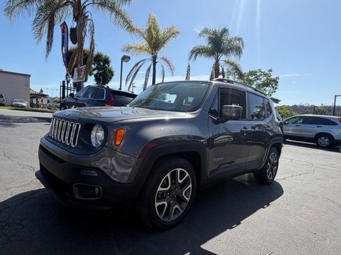 Used 2016 Jeep Renegade Latitude FWD image 7