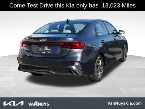 Used 2023 Kia Forte LXS w/ LXS Technology Package image 2