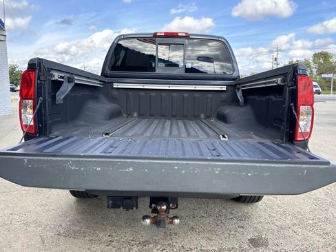 Used 2016 Nissan Frontier SV image 8