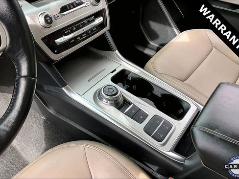 Used 2022 Ford Explorer XLT w/ Equipment Group 202A image 17