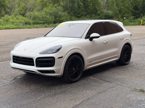 Used 2022 Porsche Cayenne GTS AWD/4WD image 3