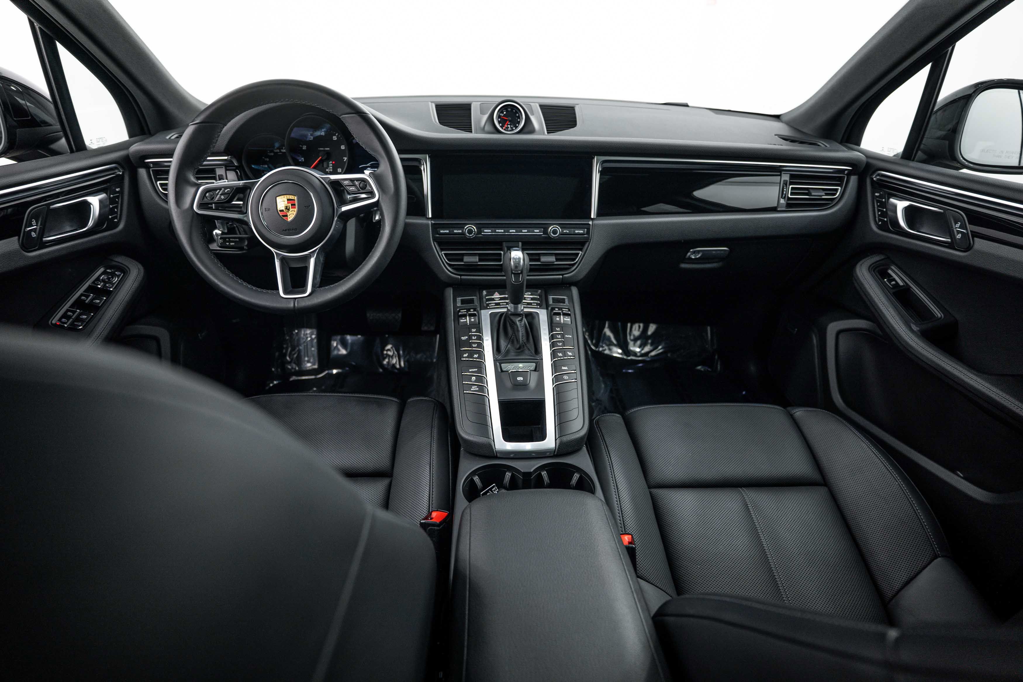 Certified 2021 Porsche Macan AWD/4WD image 23