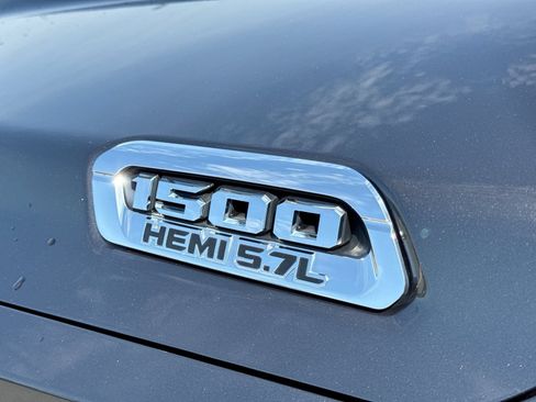 Used 2019 RAM 1500 Big Horn AWD/4WD image 15
