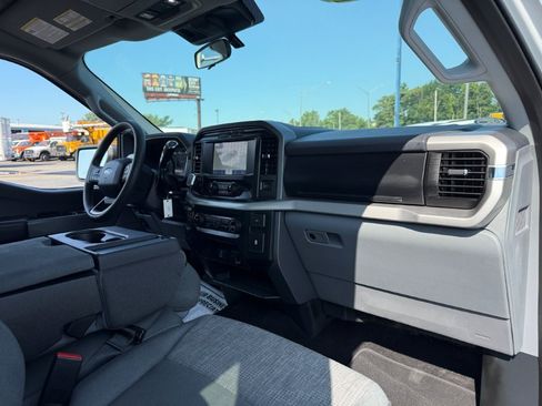 Used 2022 Ford F150 XLT w/ Trailer Tow Package RWD image 21