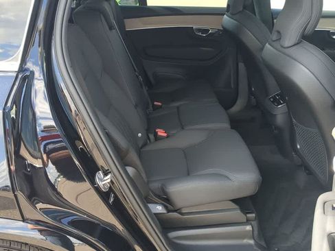 Certified 2026 Volvo XC90 B6 Plus AWD/4WD image 19