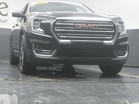 Used 2022 GMC Terrain SLT FWD image 3