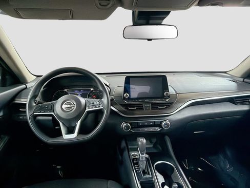 Used 2024 Nissan Altima 2.5 SV FWD image 21