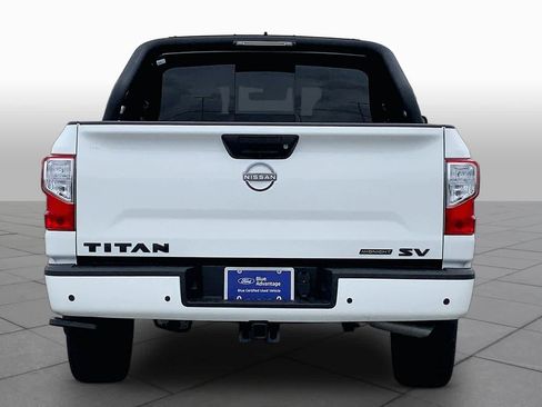 Used 2024 Nissan Titan SV RWD image 5