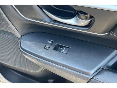 Used 2020 Honda CR-V Touring image 22