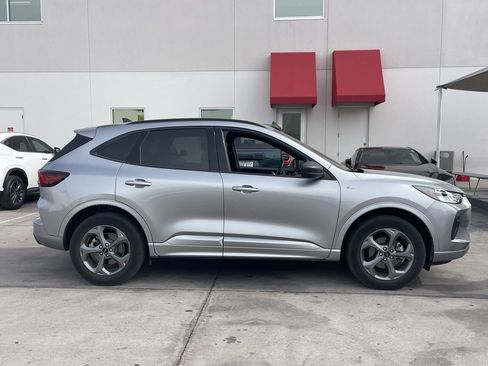 Used 2024 Ford Escape ST-Line image 3