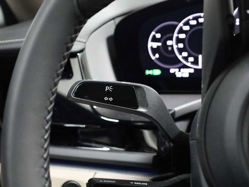 Used 2026 Porsche Panamera RWD image 31