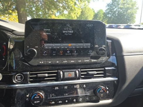 Used 2024 Nissan Pathfinder Platinum AWD/4WD image 24