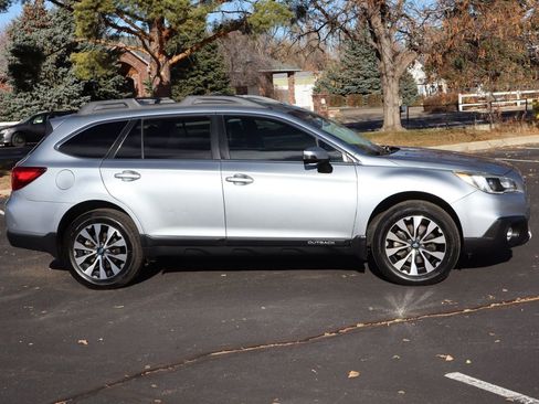 Used 2017 Subaru Outback 3.6R Limited image 3