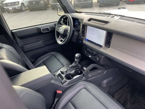 New 2025 Ford Bronco Outer Banks w/ Sasquatch Package AWD/4WD image 14