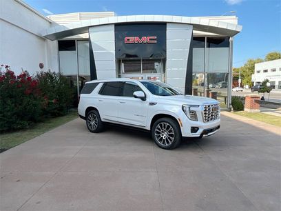 New 2025 GMC Yukon Denali w/ Sun & Power Step Package