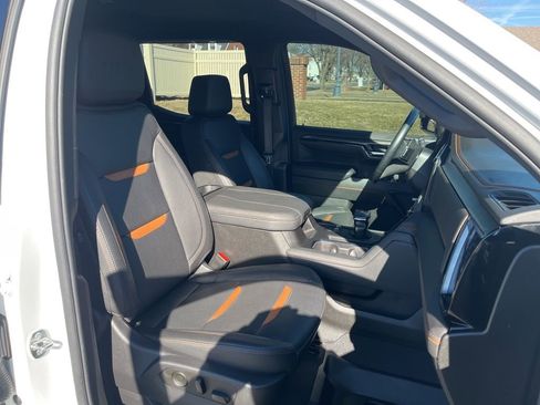 Used 2024 GMC Sierra 1500 AT4 w/ Technology Package image 21