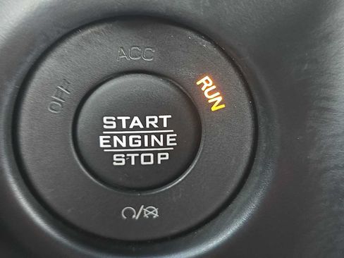 Used 2023 Jeep Wrangler Unlimited Sahara AWD/4WD image 28