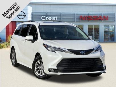 Used 2025 Toyota Sienna XLE