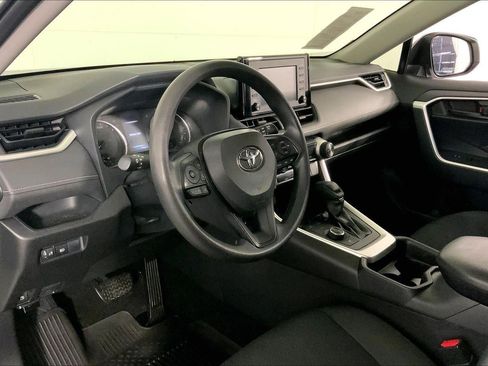 Used 2019 Toyota RAV4 LE w/ Carpet Mat Package image 14