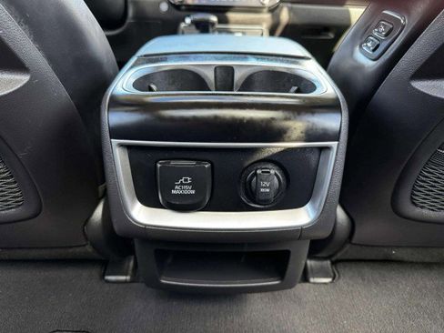 Used 2025 Kia Carnival SX w/ SX Dark Edition Package image 41