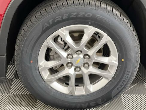 Used 2021 Chevrolet Traverse LT FWD image 11