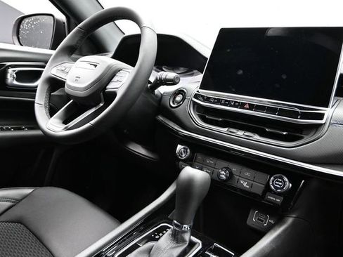 New 2026 Jeep Compass Altitude image 13